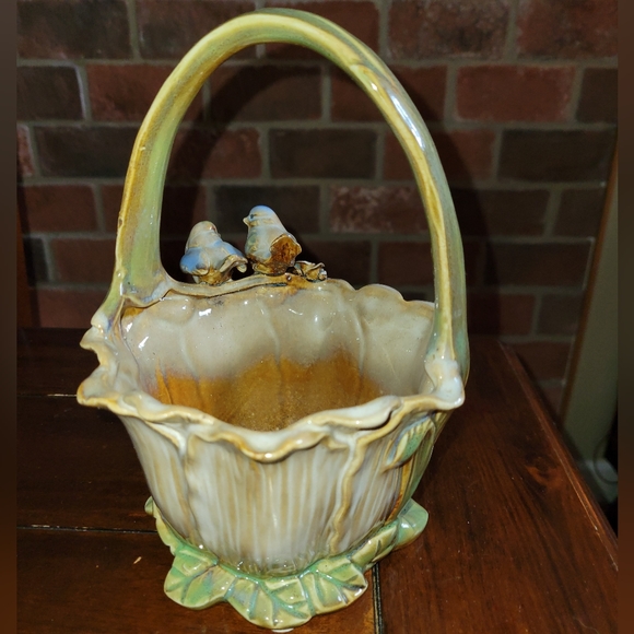 Vintage MAJOLICA STYLE Birds In A Cabbage Leaf Basket - Picture 3 of 11